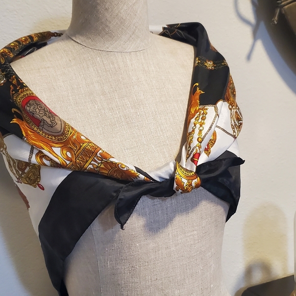Gorgeous Silk Scarf - Picture 3 of 5